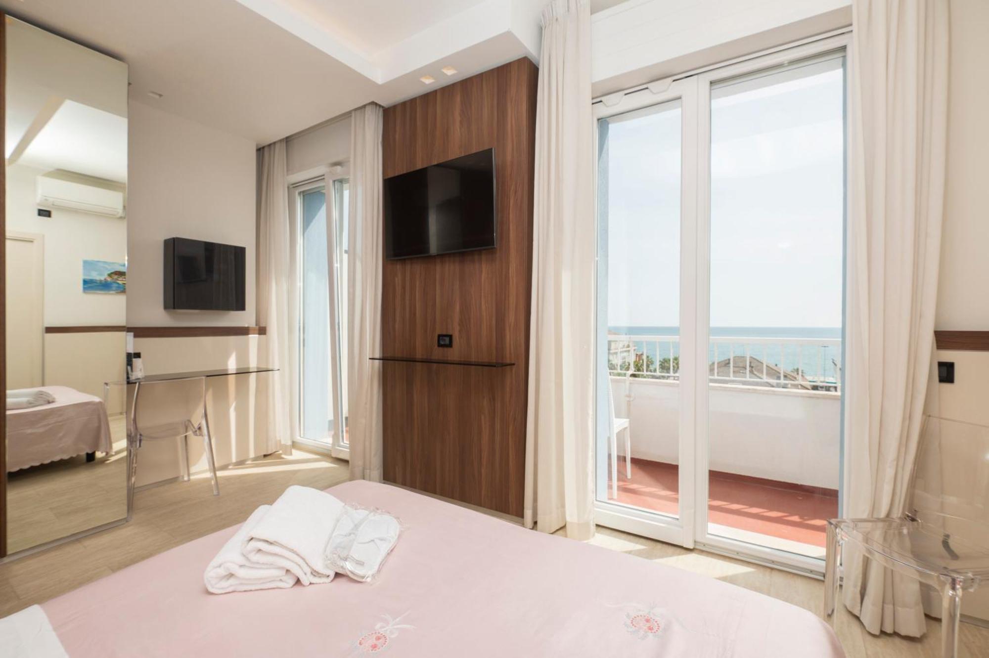 Hotel Mondial Porto Recanati Exterior photo