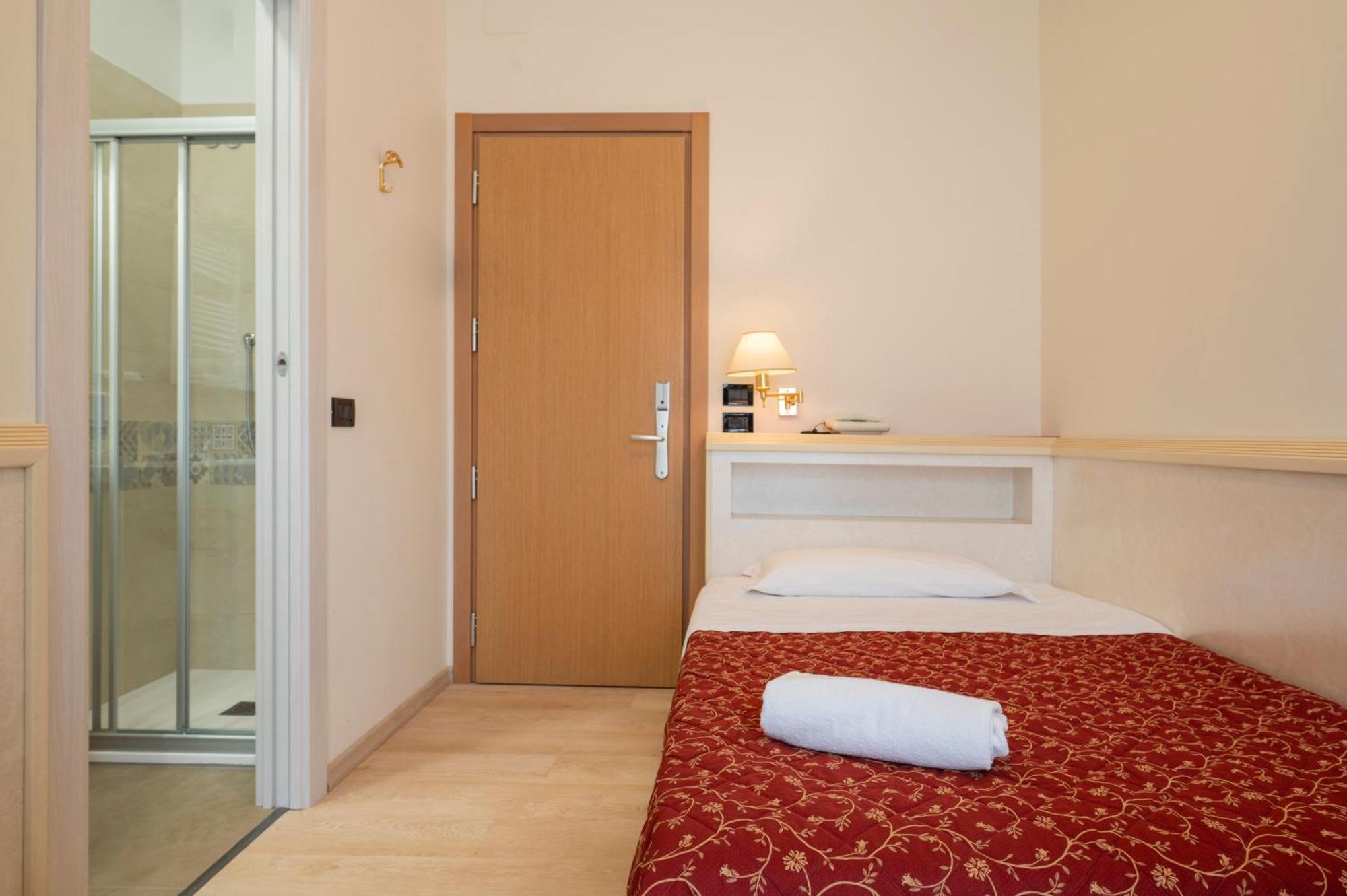 Hotel Mondial Porto Recanati Exterior photo
