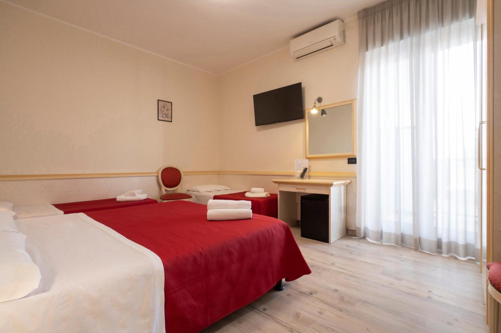Hotel Mondial Porto Recanati Exterior photo