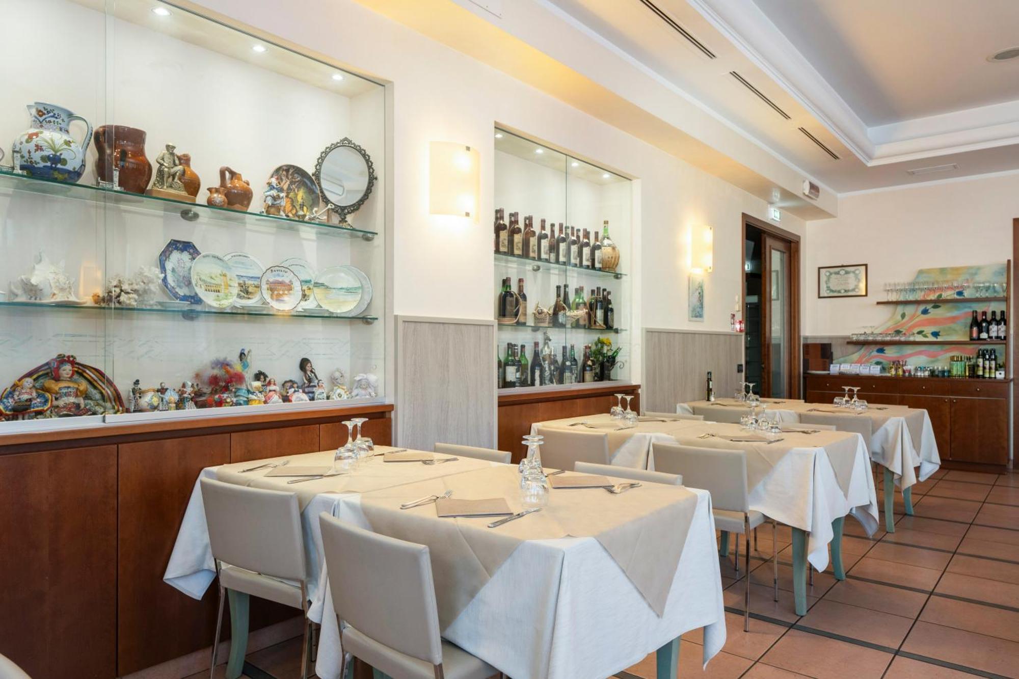Hotel Mondial Porto Recanati Exterior photo