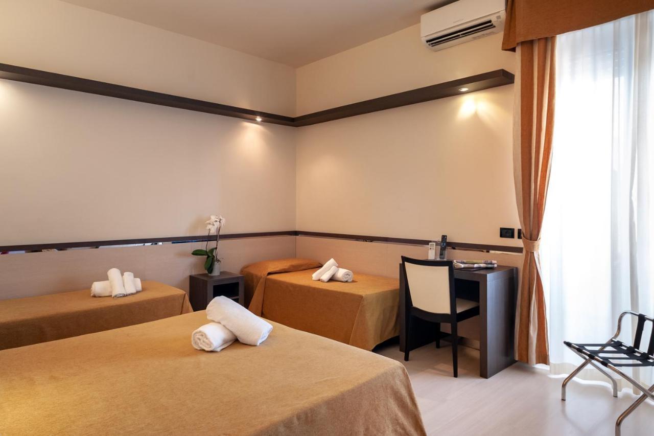 Hotel Mondial Porto Recanati Exterior photo