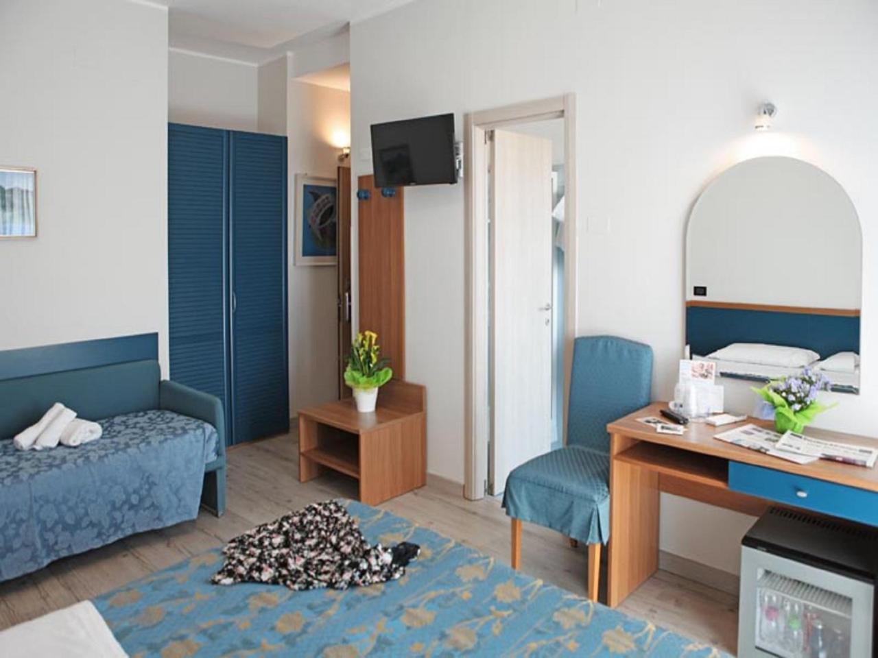 Hotel Mondial Porto Recanati Exterior photo