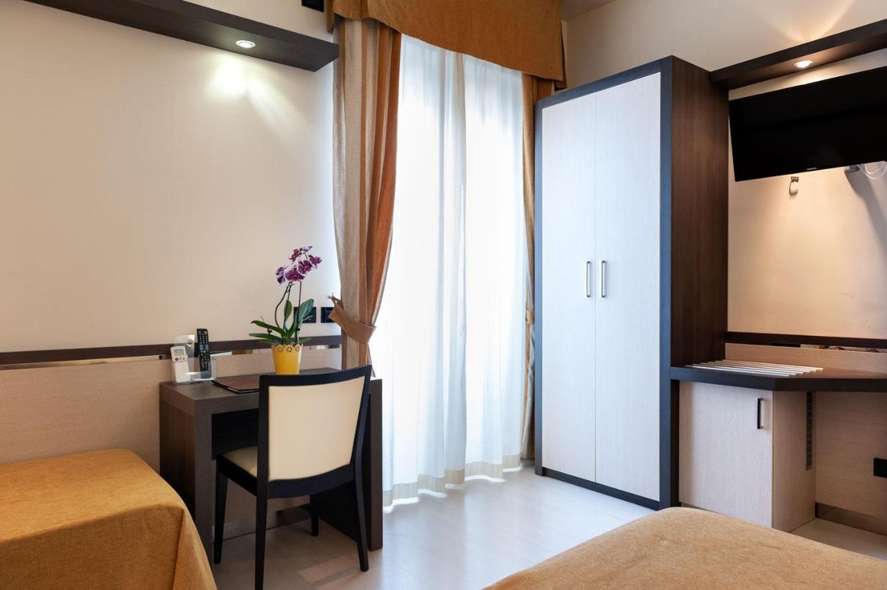 Hotel Mondial Porto Recanati Exterior photo
