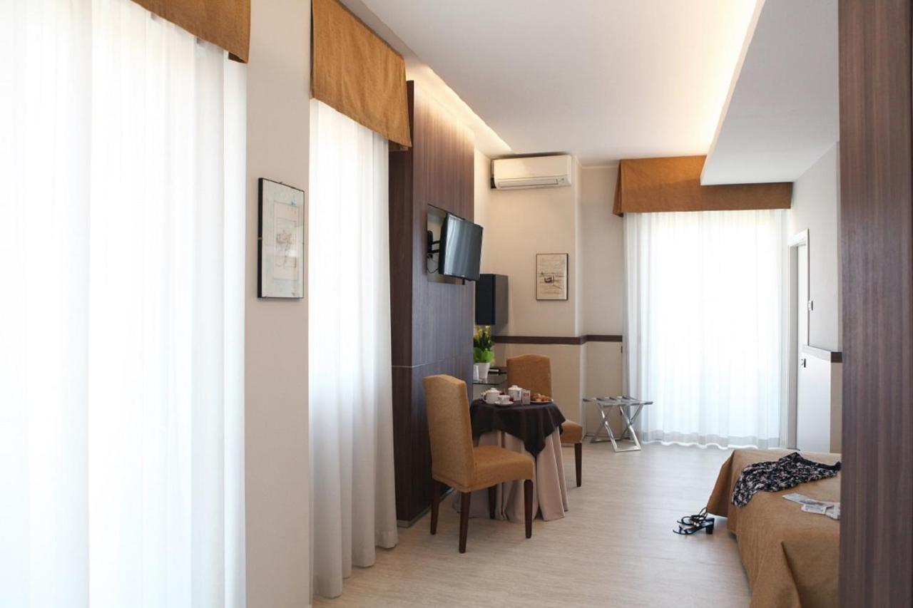 Hotel Mondial Porto Recanati Exterior photo