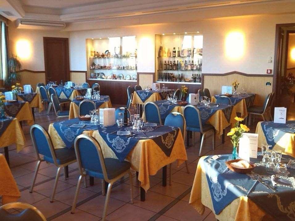 Hotel Mondial Porto Recanati Restaurant photo
